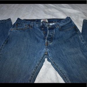 Levi’s 501 button fly size 29x30 great condition